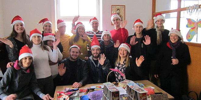 Professors and students of the Faculty of Production and Management in Trebinje donated presents to the association 