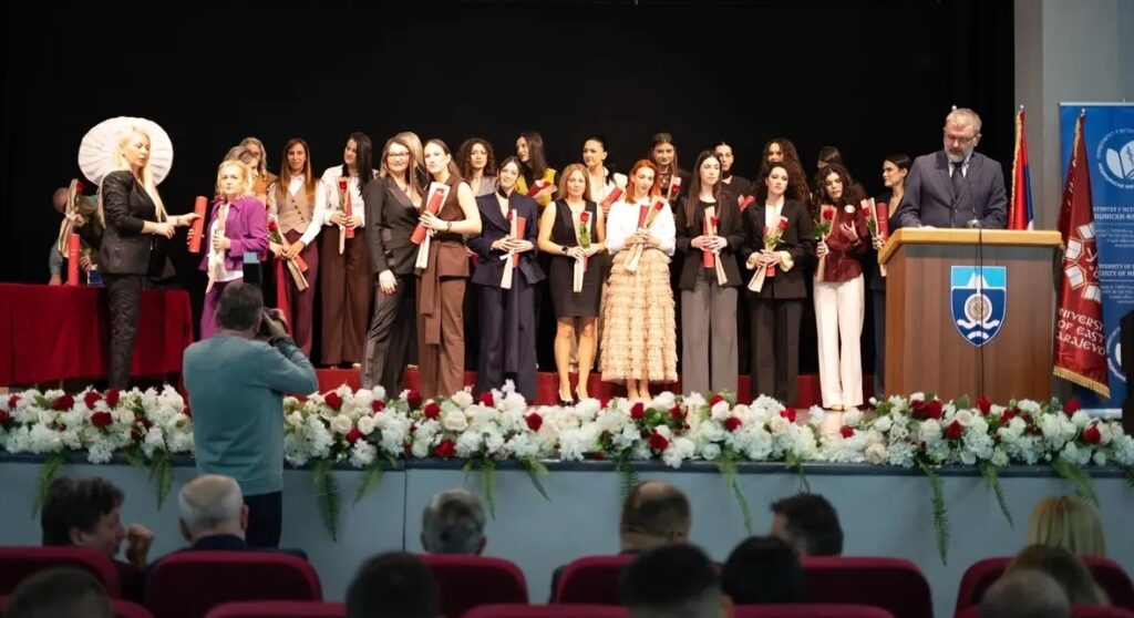 Medicinski fakultet promovisao 120 diplomaca